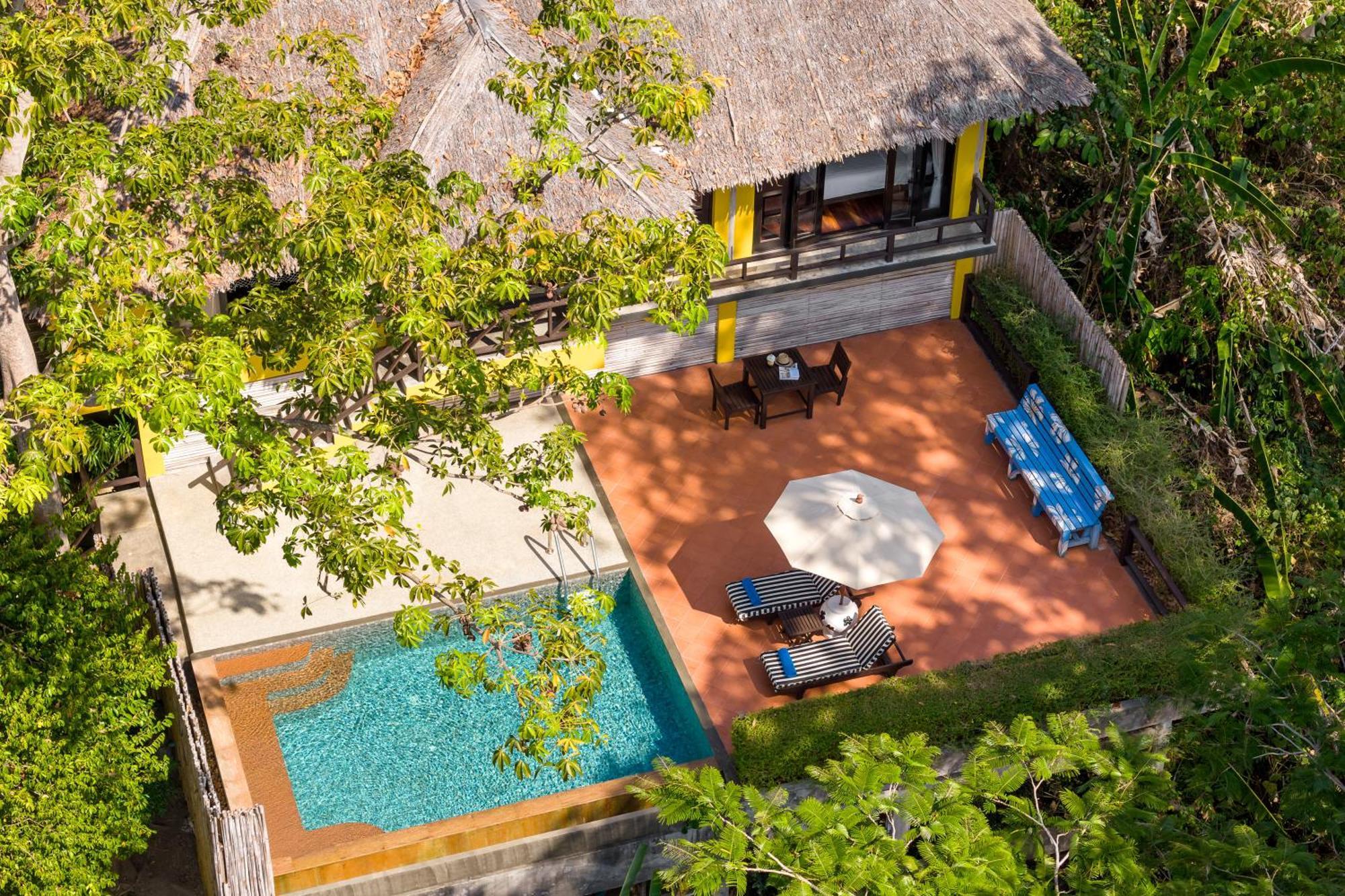 Saii Phi Phi Island Village Exterior photo Villa with private pool